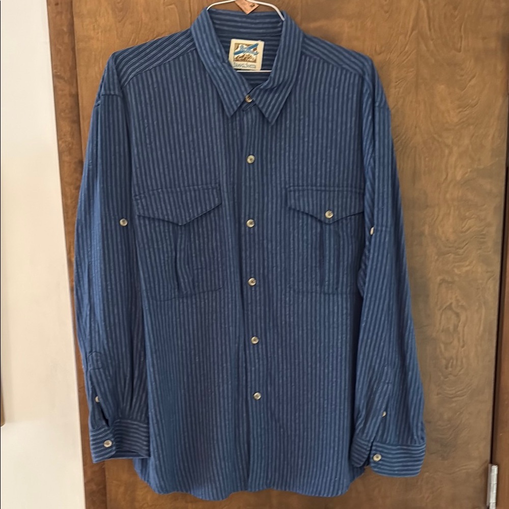 TravelSmith Navy Pinstripe Casual Shirt